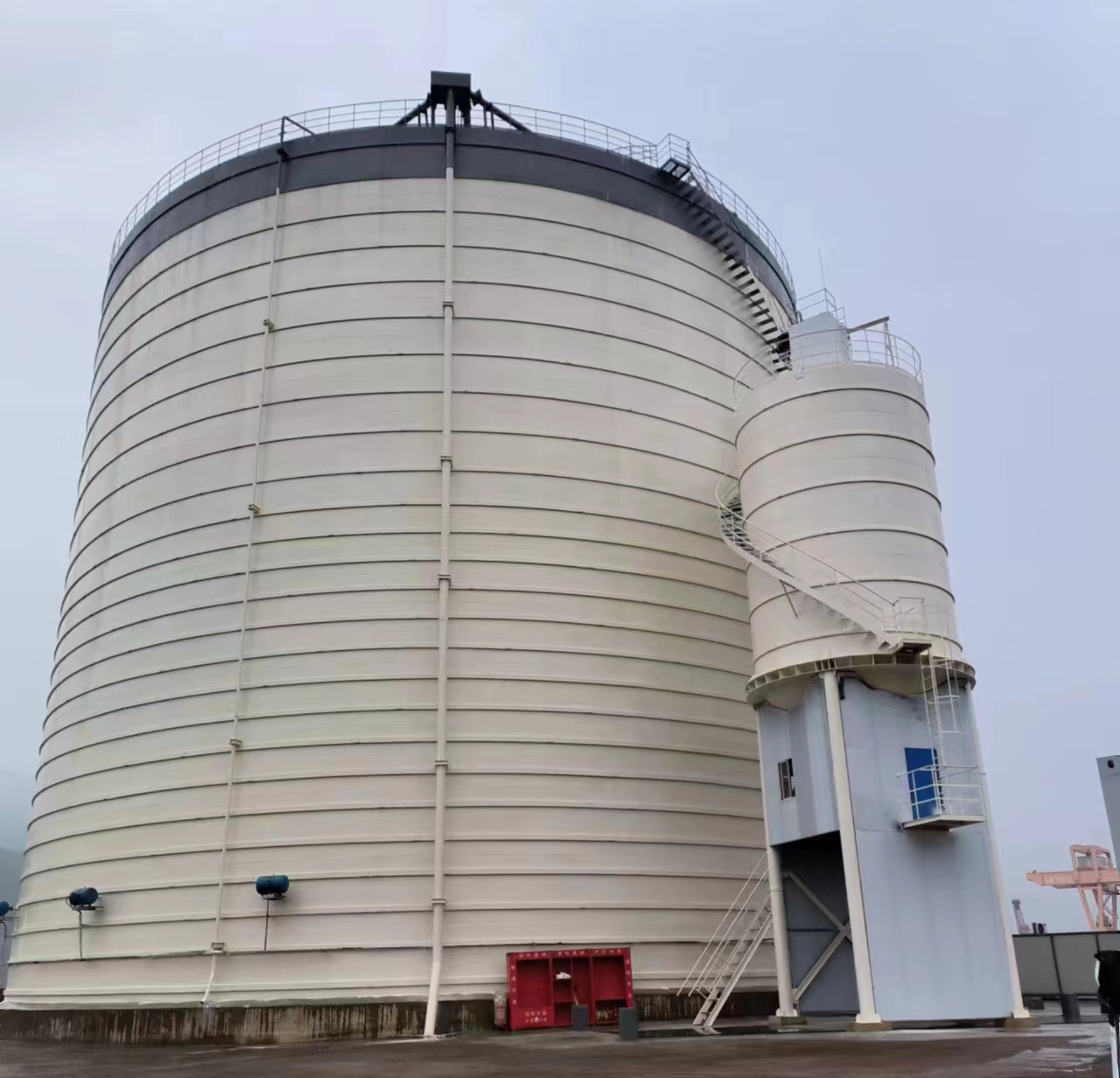 鄂托克前10万吨水泥钢板库